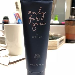 NWOT Monat Curl Cream